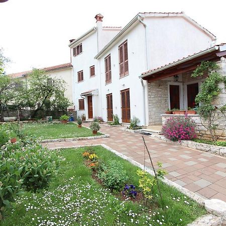 Guest House Liliana Ровінь Екстер'єр фото