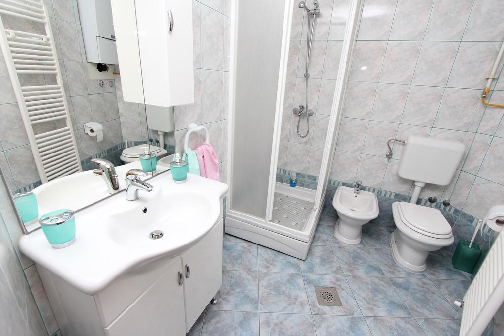 Guest House Liliana Ровінь Екстер'єр фото